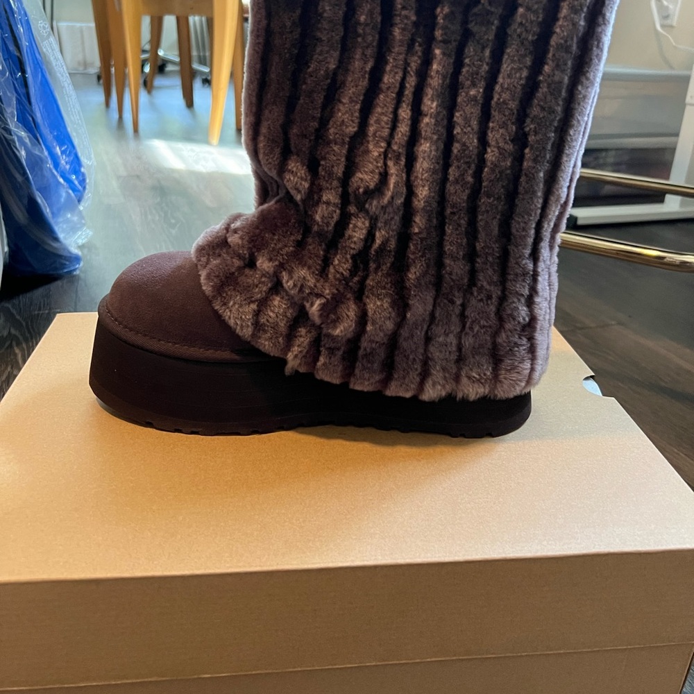 UGG Classic Short Sherpa Corduroy Platform Boot aka Churro UGGs 💗 - Picture 8 of 8